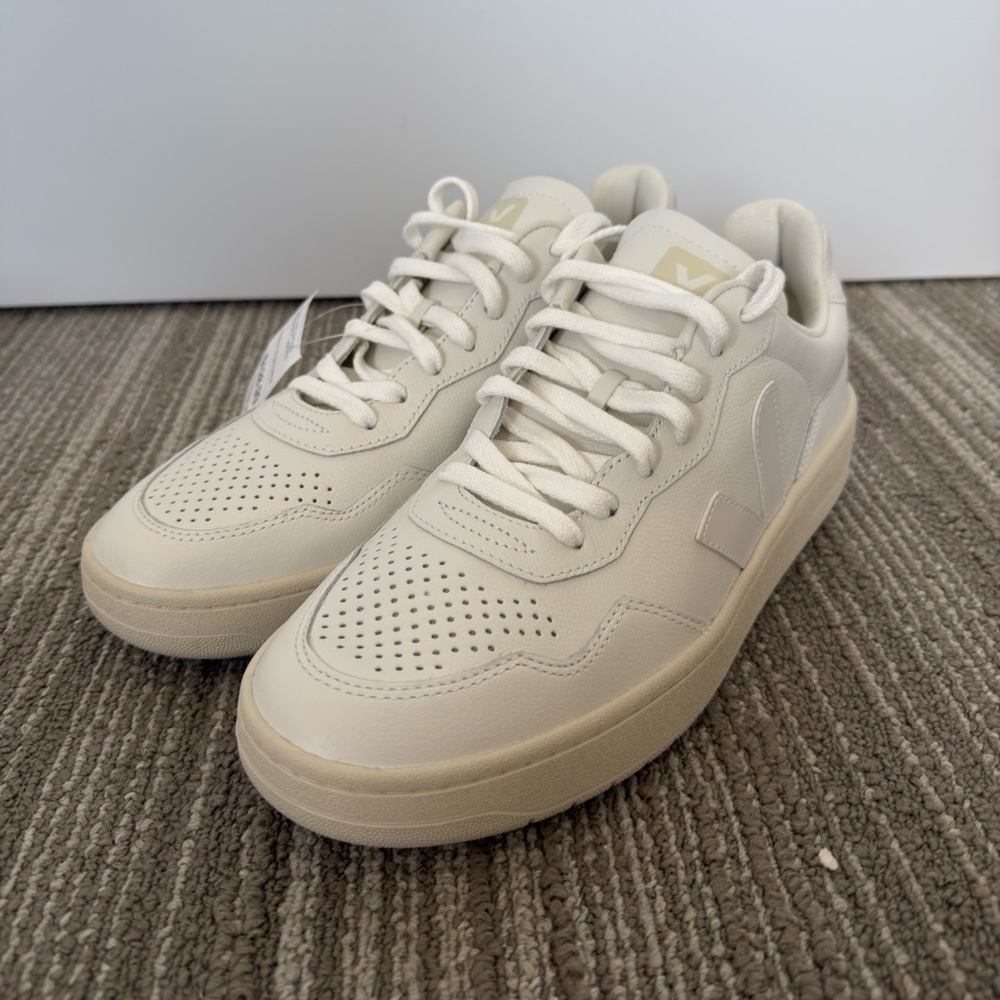 Veja V-90 
UK 42
US 9